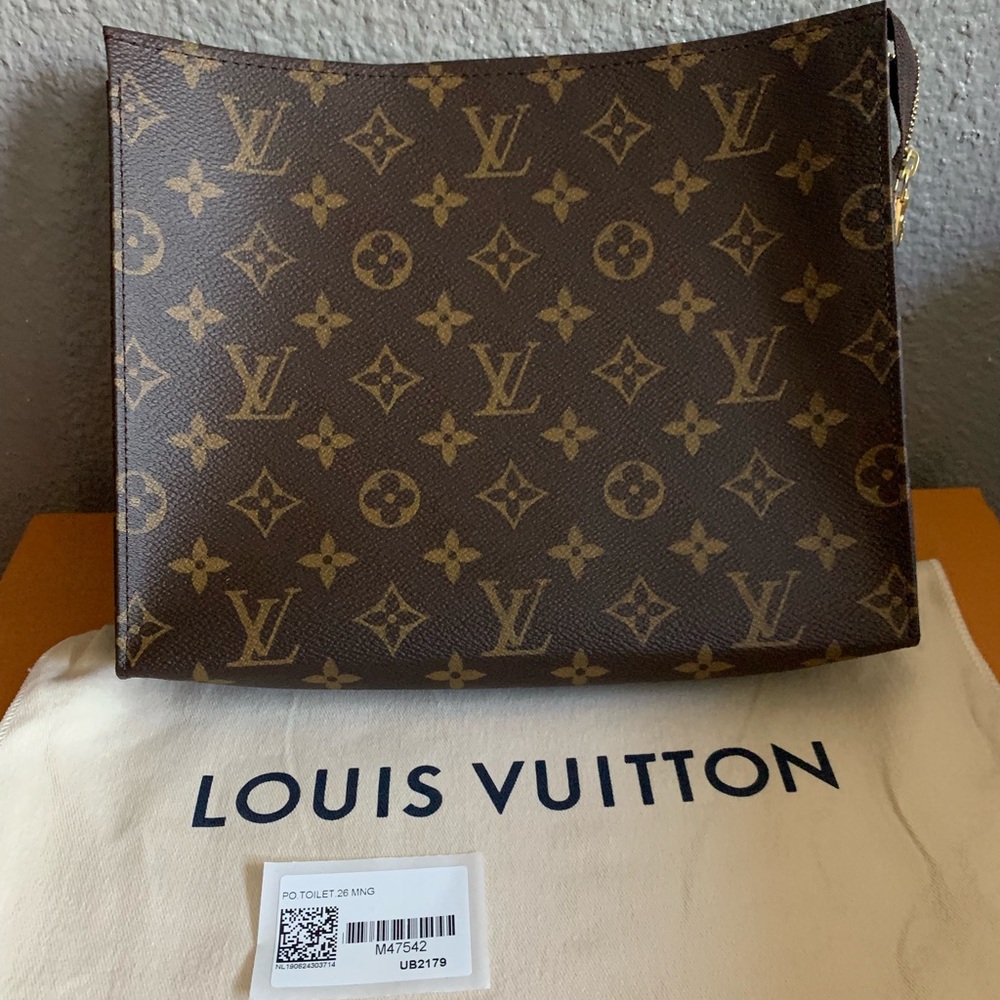 💥sold💥Louis Vuitton Toiletry 26